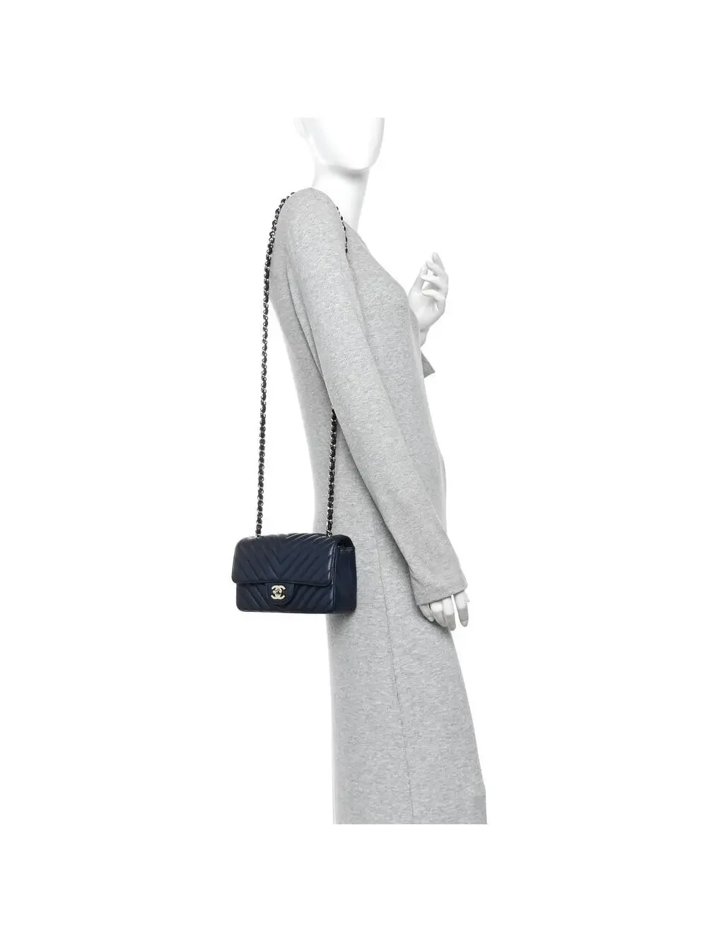 CHANEL indulge timeless
